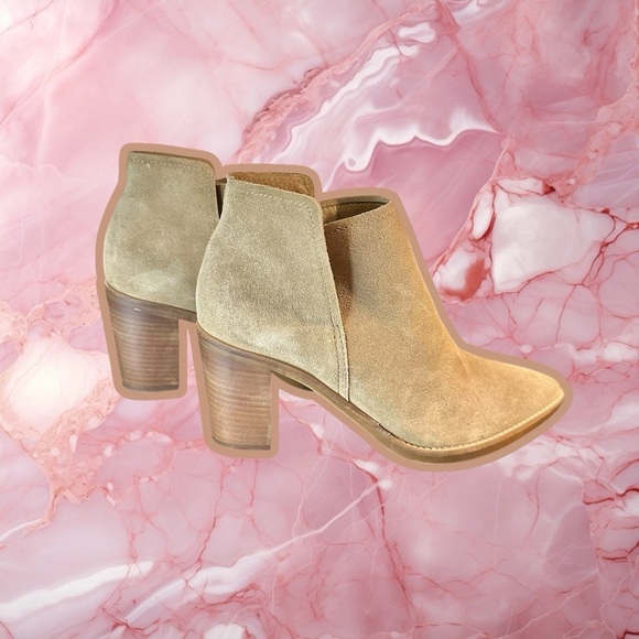 NWOT Dolce Vita ‘Spade’ Genuine Suede Heeled Ankle Boots in “Dune” Size 9.5 - Picture 14 of 16